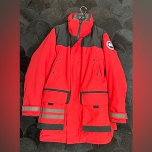 Canada Goose Erickson Parka - virtually new. Only worn twice.